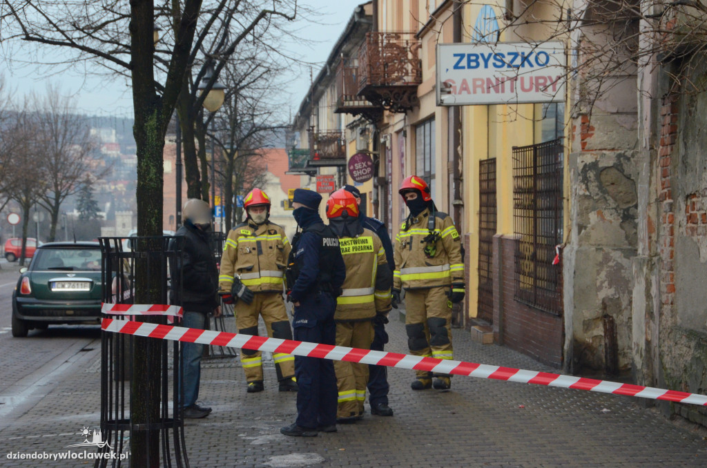 Zawalił się dach kamienicy