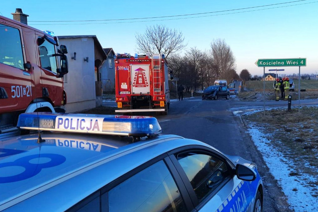 Zderzenie dwóch aut osobowych