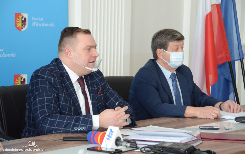 Umowy na przebudowę dróg powiatowych podpisane!