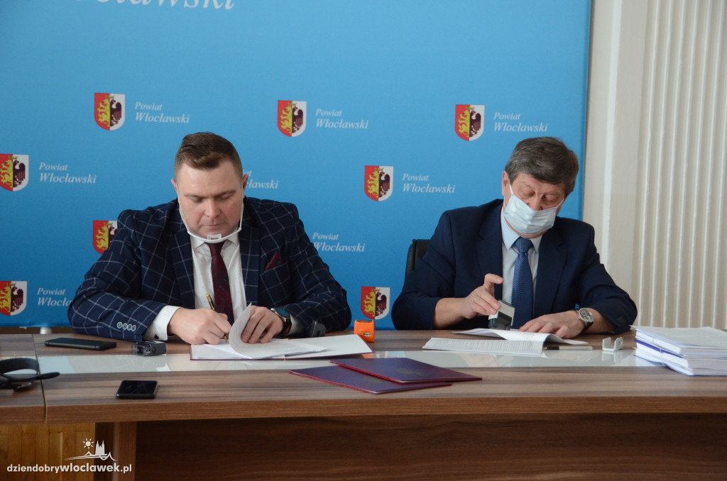 Umowy na przebudowę dróg powiatowych podpisane!