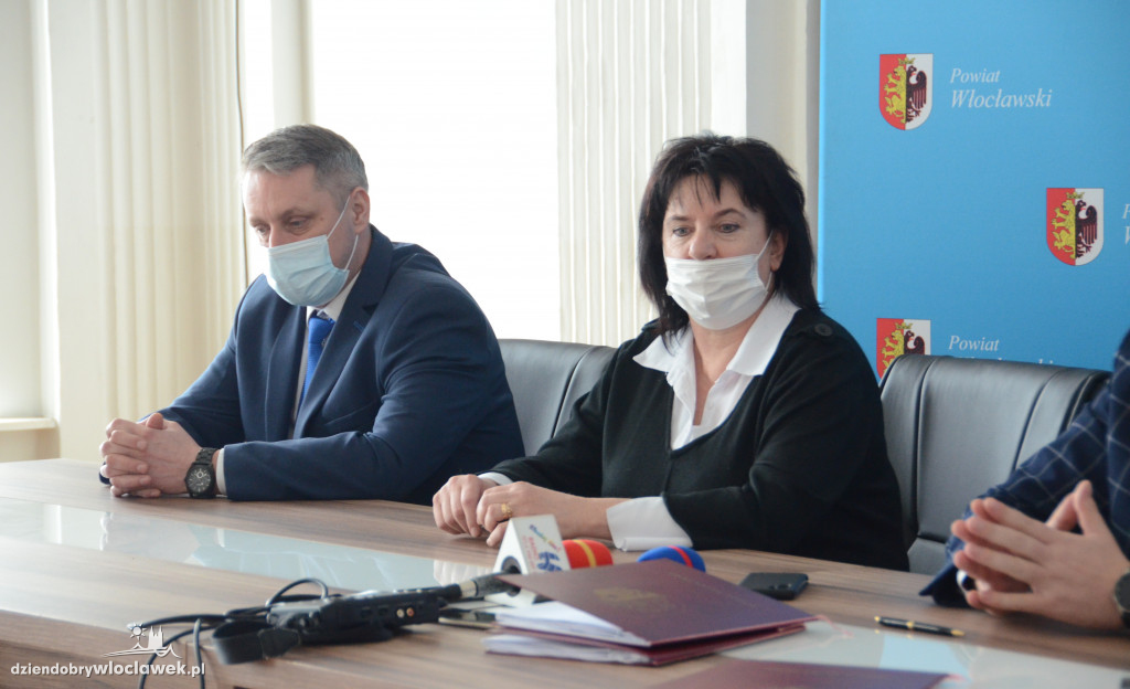 Umowy na przebudowę dróg powiatowych podpisane!