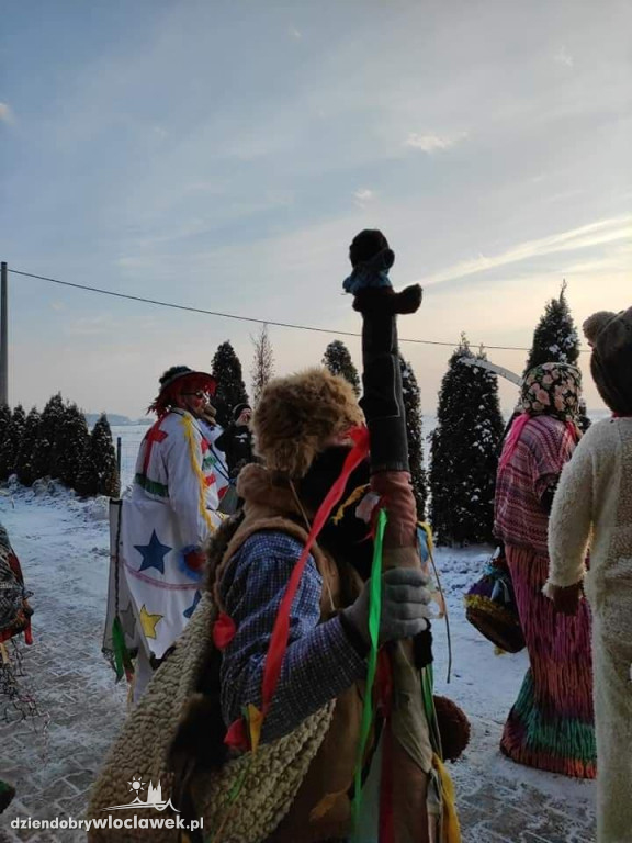 Korowód grup zapustnych w Wichrowicach