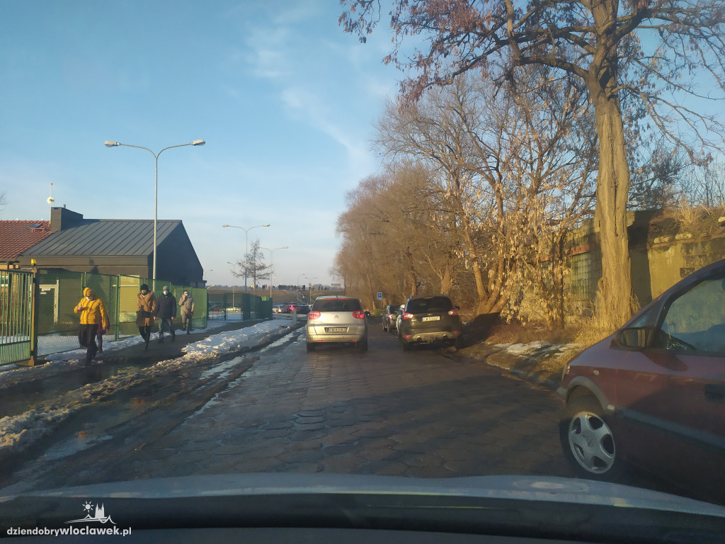 Lodołamacze na Wiśle, tłumy na zaporze