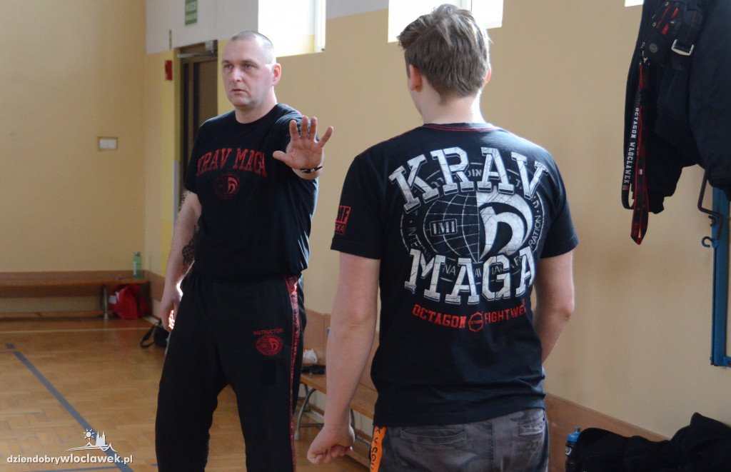 Kurs samoobrony w SP 10