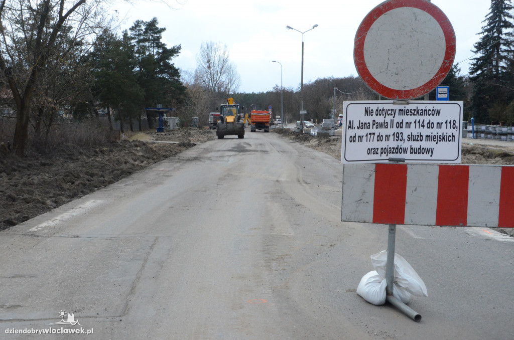 Trwa przebudowa al. Jana Pawła II
