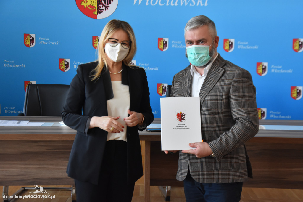 Urząd Marszałkowski rozdał środki na instalacje fotowoltaiczne