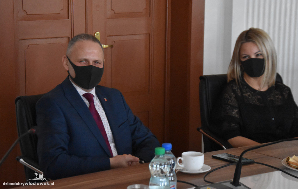 Urząd Marszałkowski rozdał środki na instalacje fotowoltaiczne