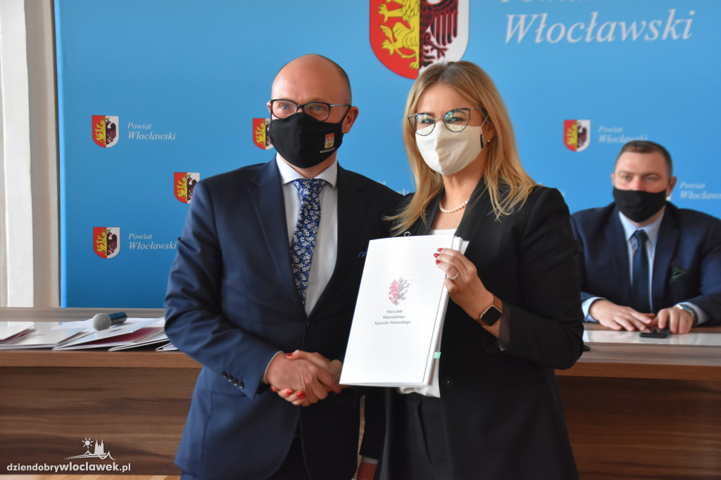 Urząd Marszałkowski rozdał środki na instalacje fotowoltaiczne