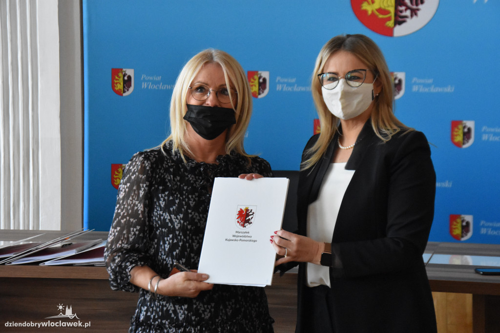 Urząd Marszałkowski rozdał środki na instalacje fotowoltaiczne