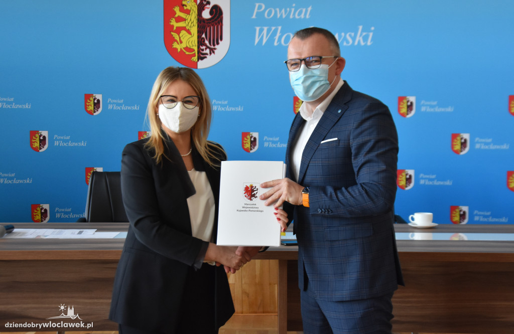 Urząd Marszałkowski rozdał środki na instalacje fotowoltaiczne