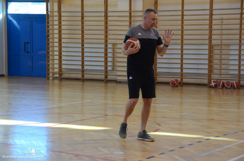 Trening koszykówki pod okiem Igora Griszczuka
