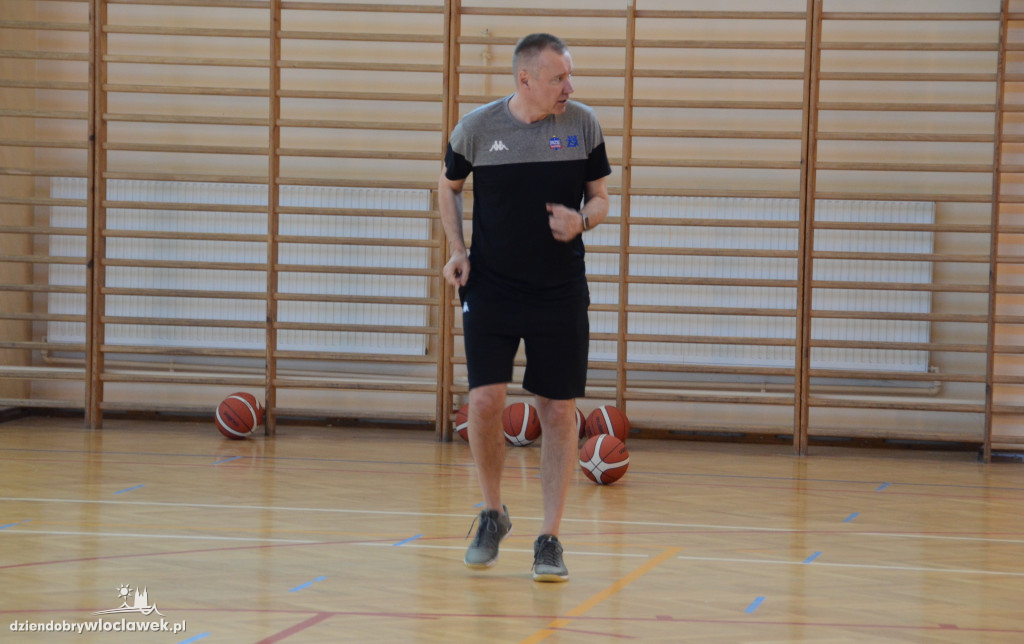 Trening koszykówki pod okiem Igora Griszczuka