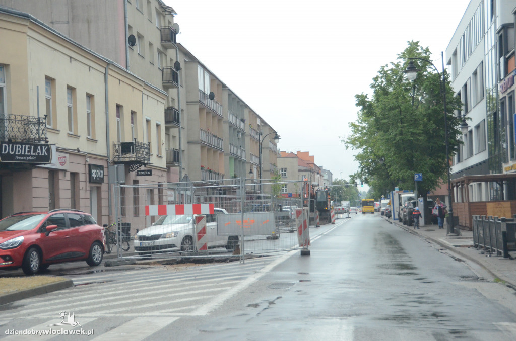 Roboty wodociągowe w ul. Warszawskiej