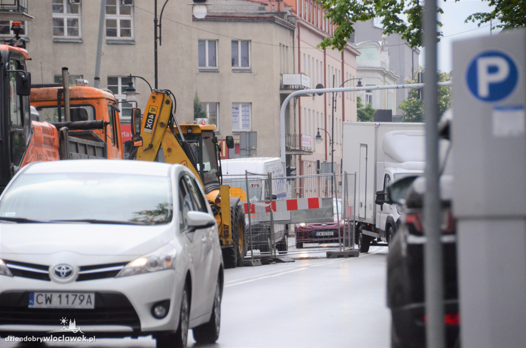 Roboty wodociągowe w ul. Warszawskiej