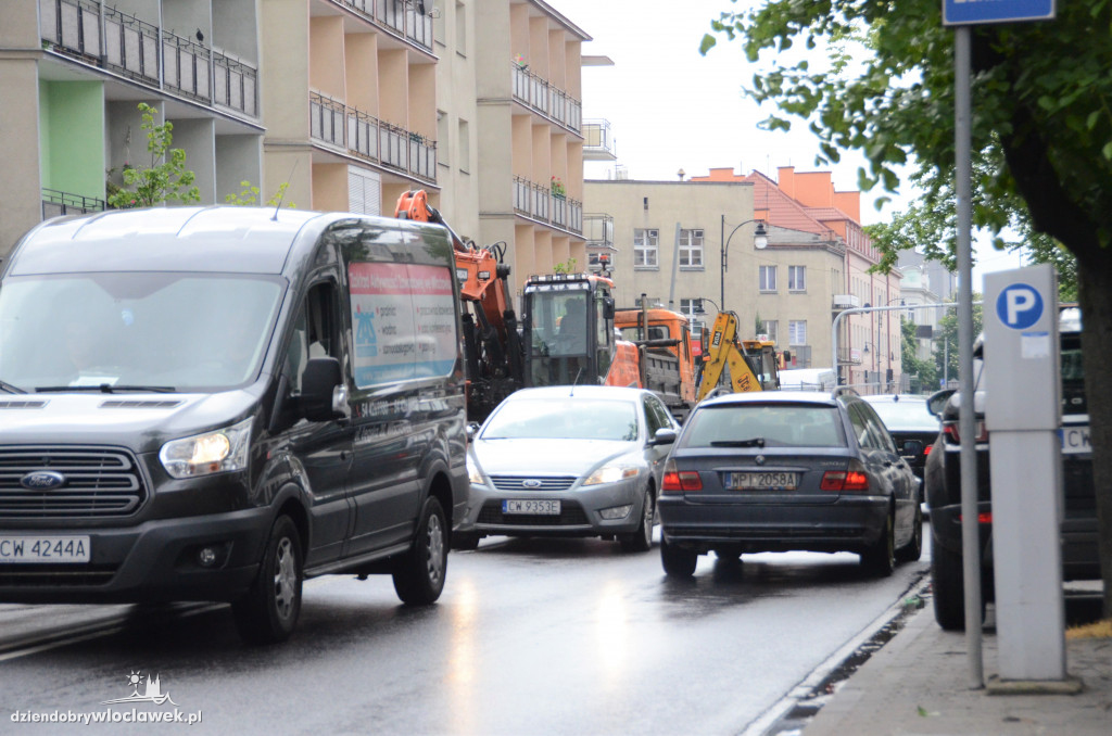 Roboty wodociągowe w ul. Warszawskiej