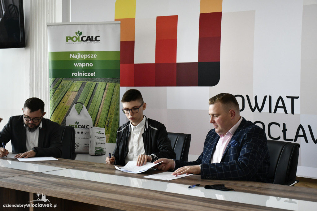 Podpisanie umów na realizację staży zawodowych