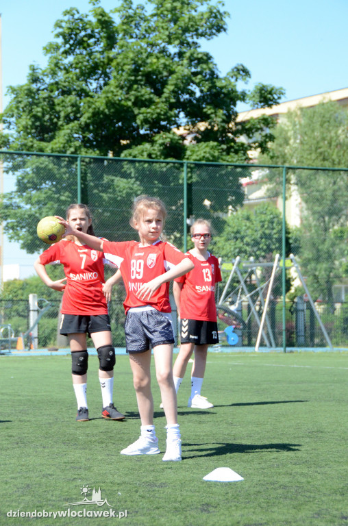 Ręczna na Orliku przy SP nr 7