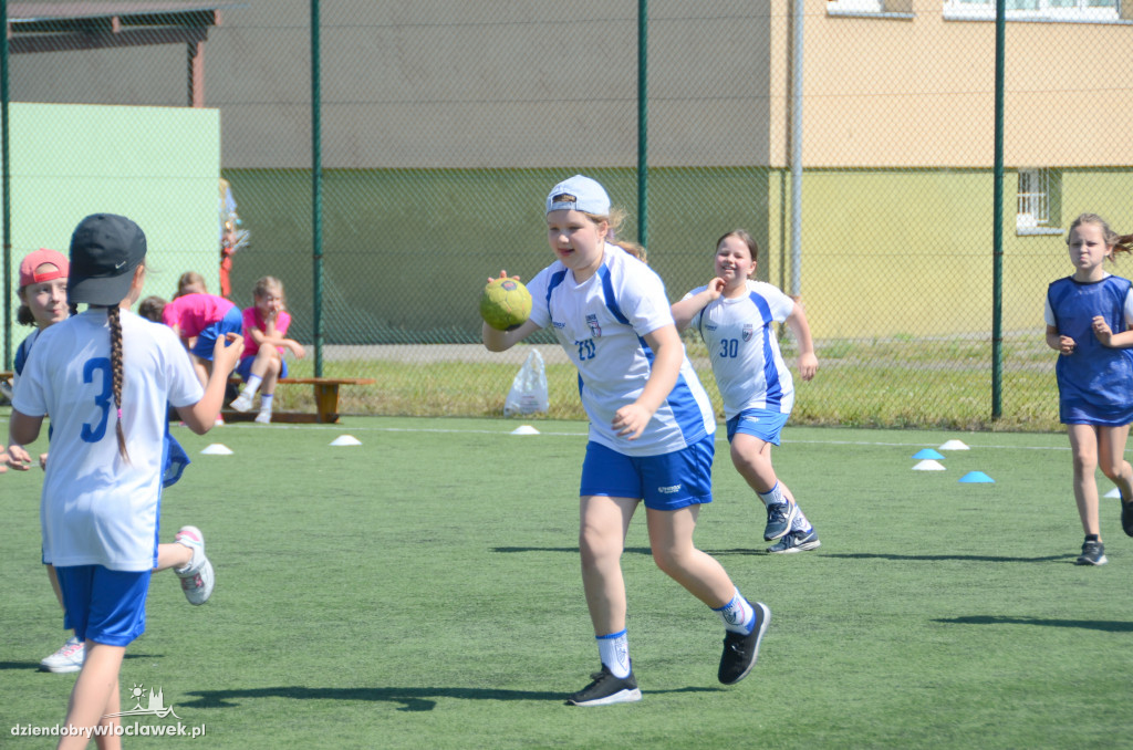 Ręczna na Orliku przy SP nr 7