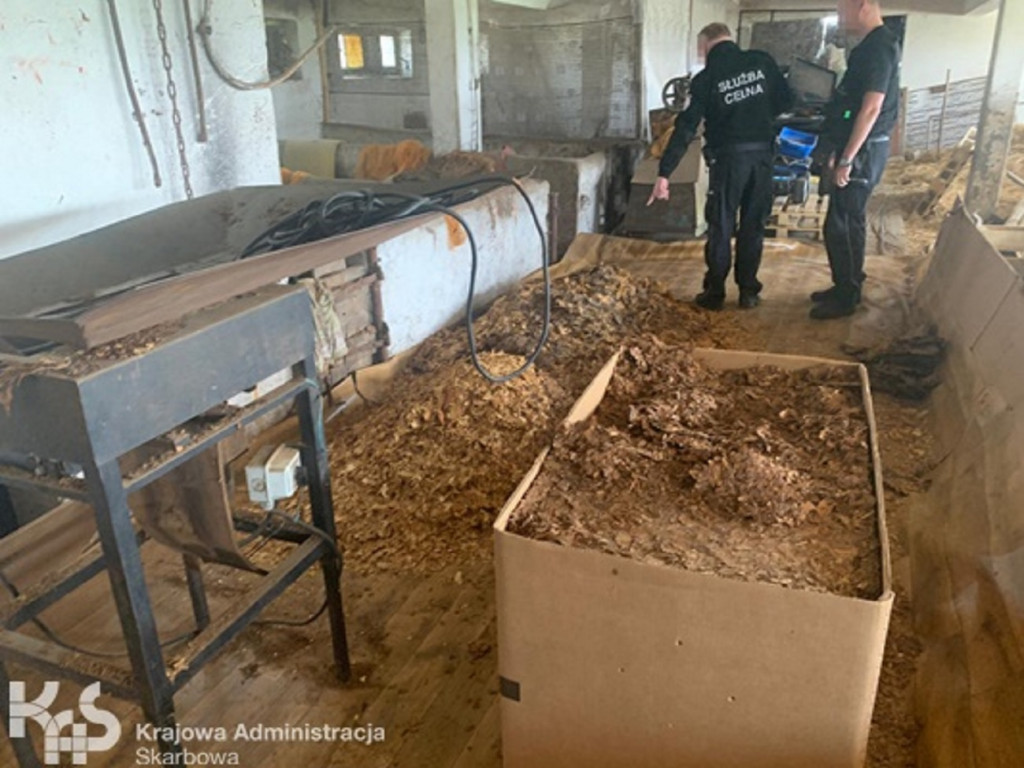 Znaleźli nielegalny tytoń i papierosy