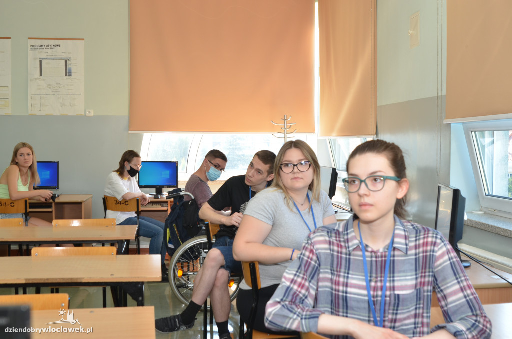 Sprzęt i środki dezynfekujące dla ZSS we Włocławku