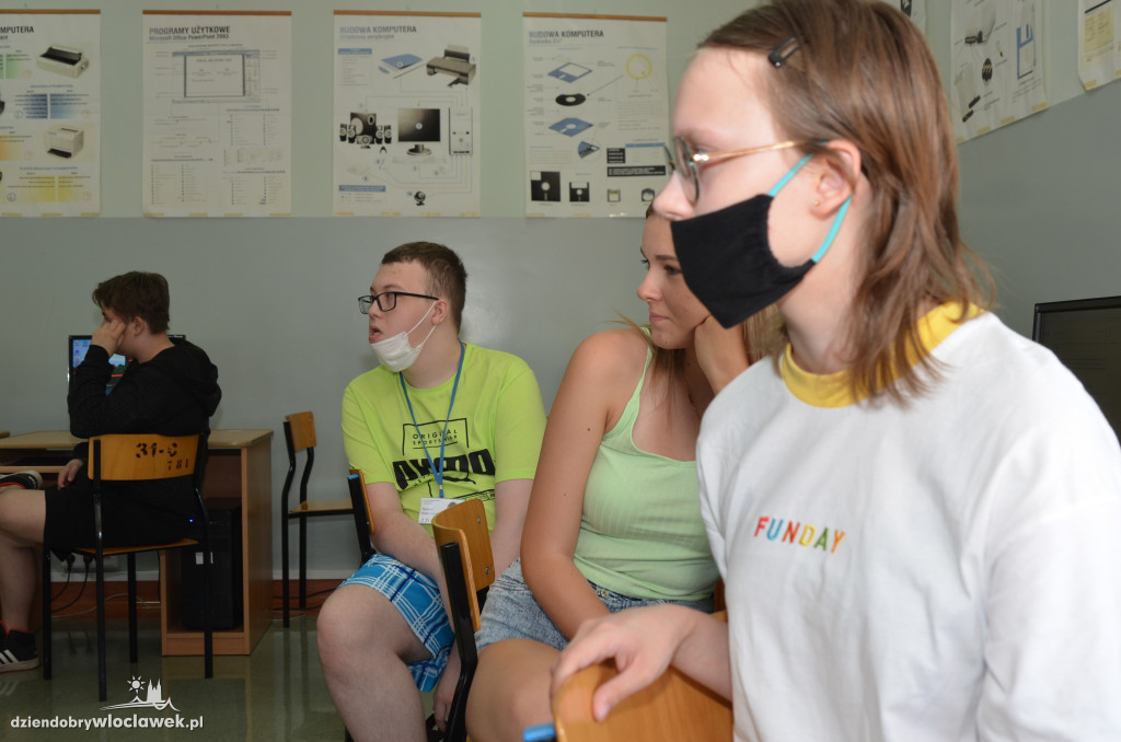 Sprzęt i środki dezynfekujące dla ZSS we Włocławku