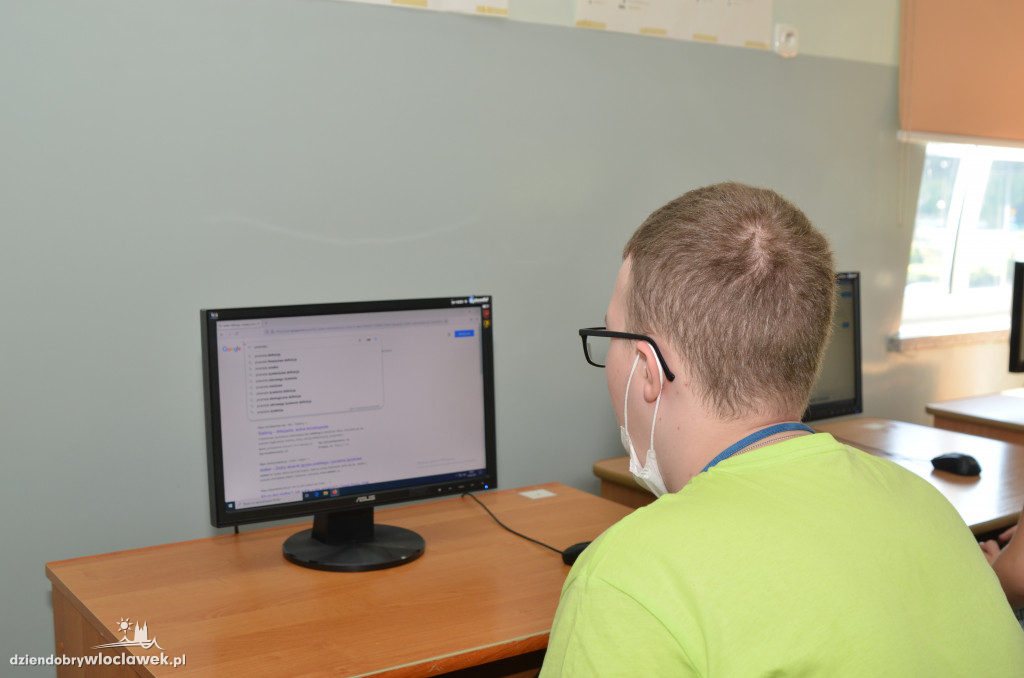 Sprzęt i środki dezynfekujące dla ZSS we Włocławku