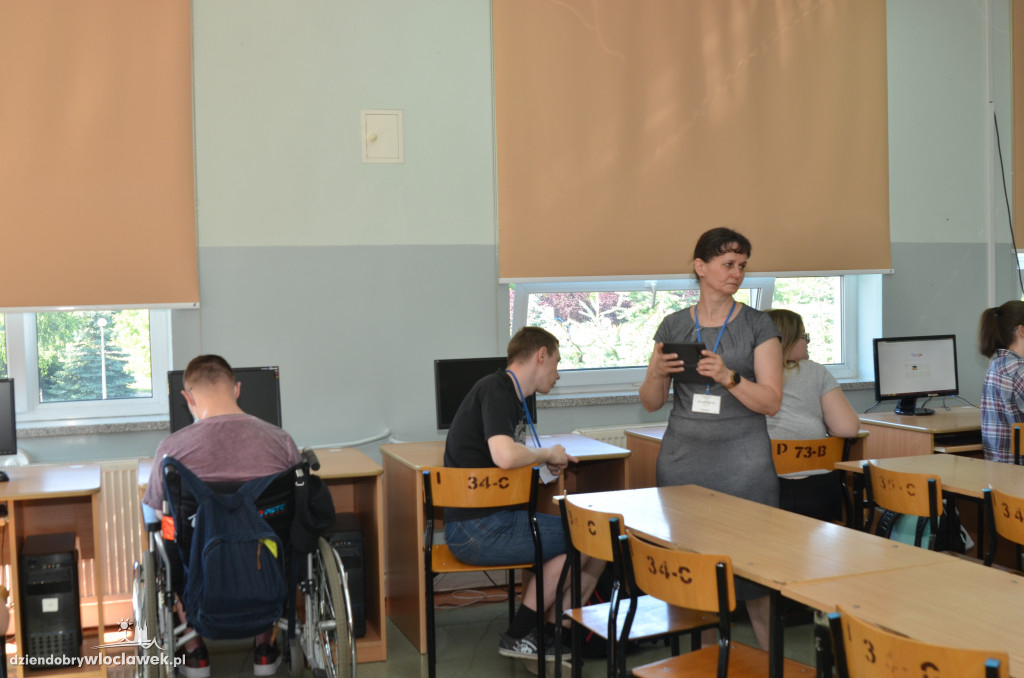 Sprzęt i środki dezynfekujące dla ZSS we Włocławku