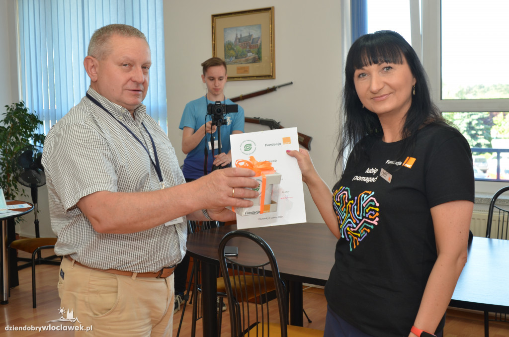 Sprzęt i środki dezynfekujące dla ZSS we Włocławku