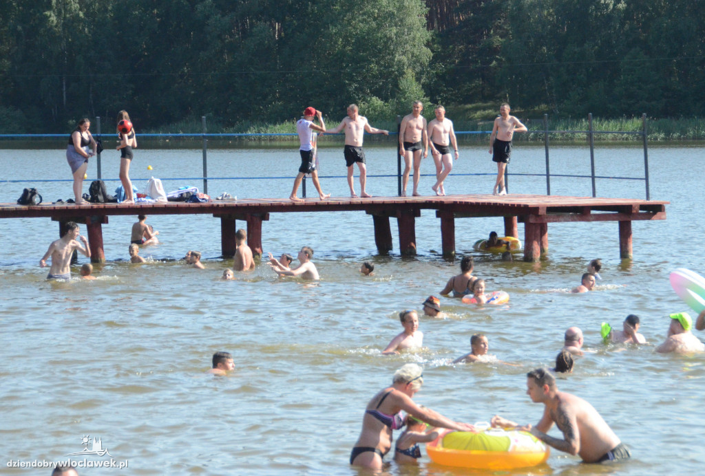 Włocławianie wypoczywają nad jeziorem Czarnym