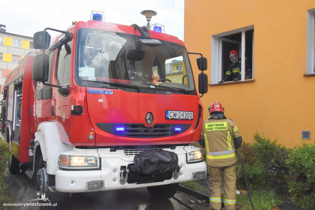 Pożar w bloku w Michelinie