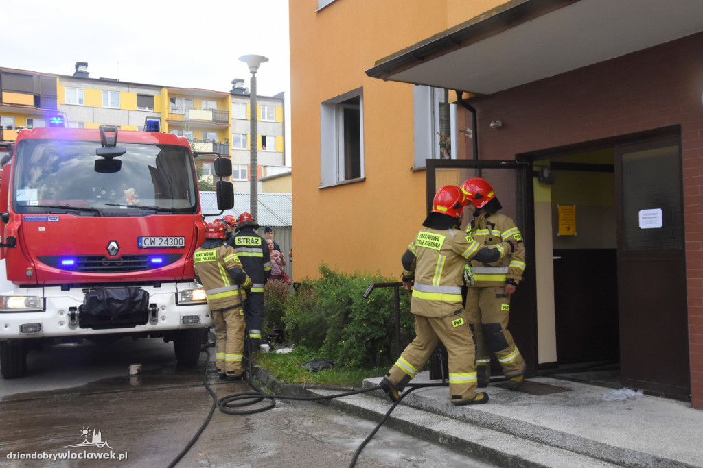 Pożar w bloku w Michelinie