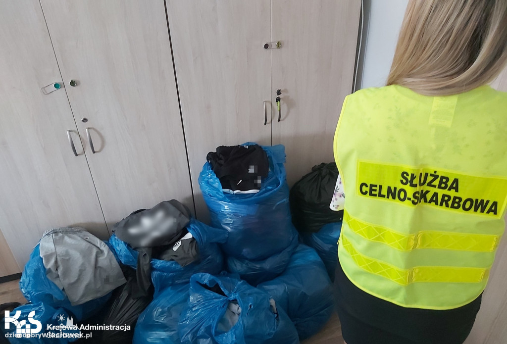 Podróbki na targowisku we Włocławku