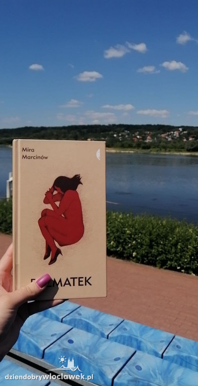 Młodzież z ZST inspiruje literacko na wakacje