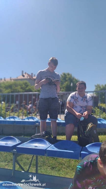 Młodzież z ZST inspiruje literacko na wakacje