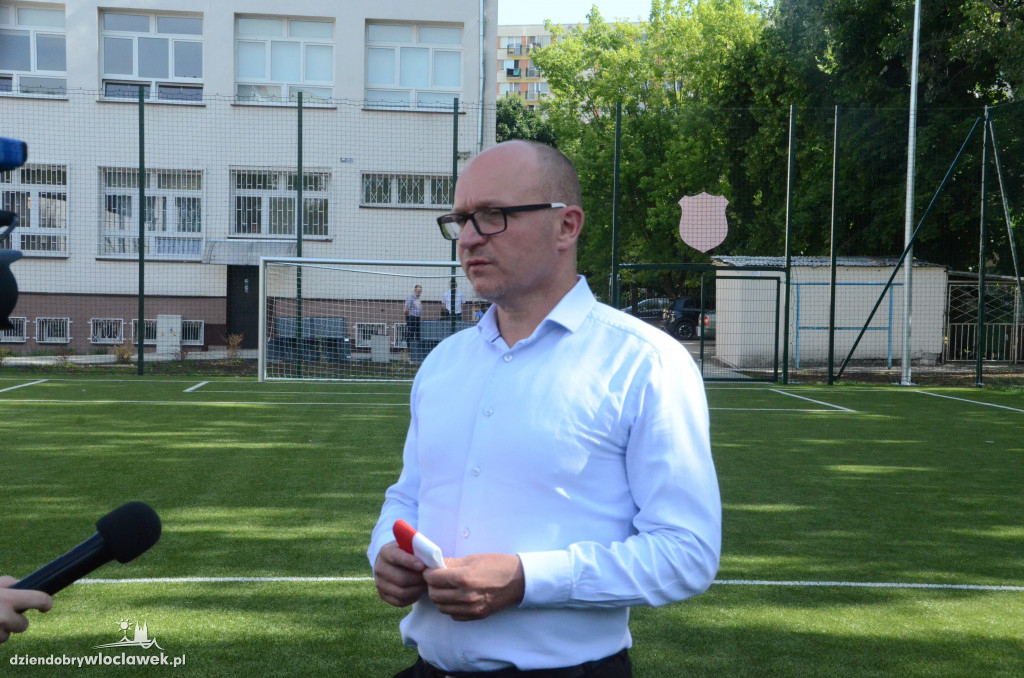 Przy Koperniku jest już nowe boisko
