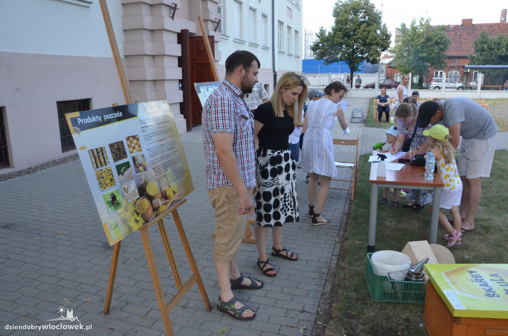 Warsztaty z pszczelarzem we włocławskiej bibliotece