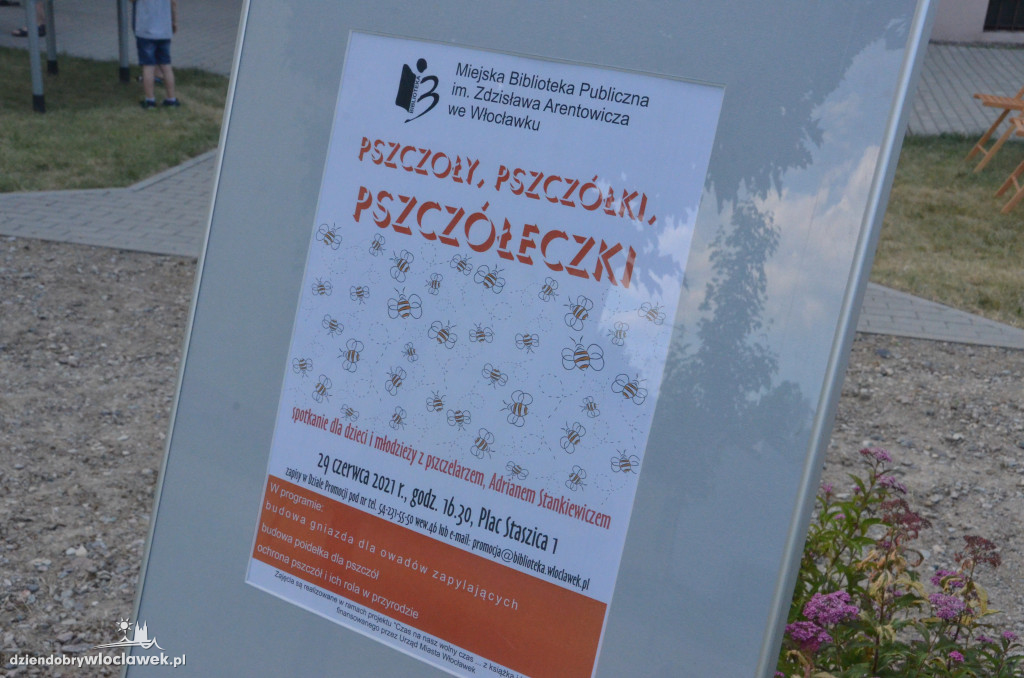 Warsztaty z pszczelarzem we włocławskiej bibliotece