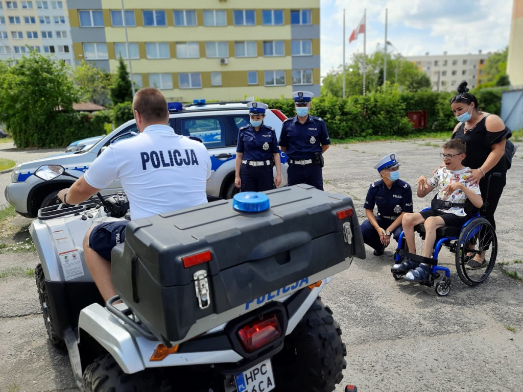 13-letni Aaron odwiedził komendę