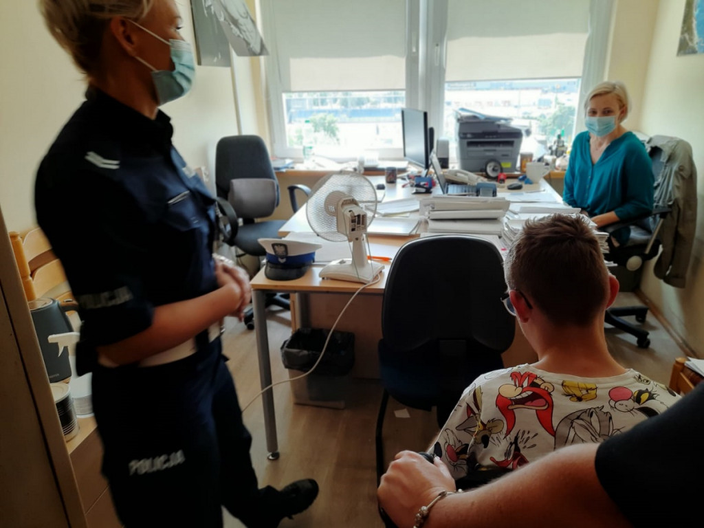 13-letni Aaron odwiedził komendę
