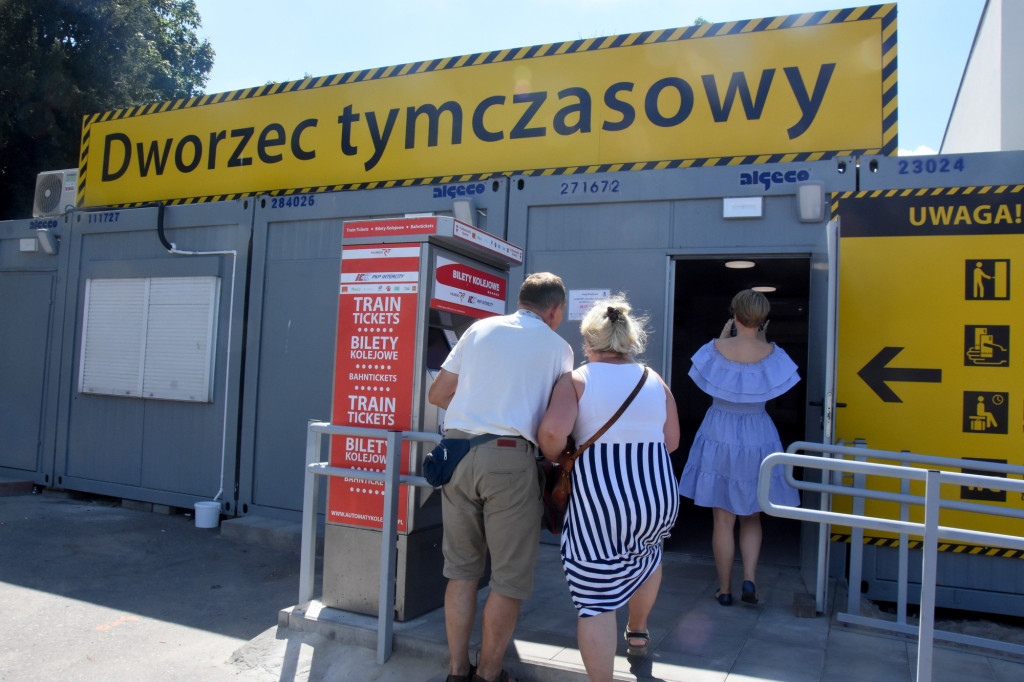 Tymczasowy dworzec PKP we Włocławku już czynny