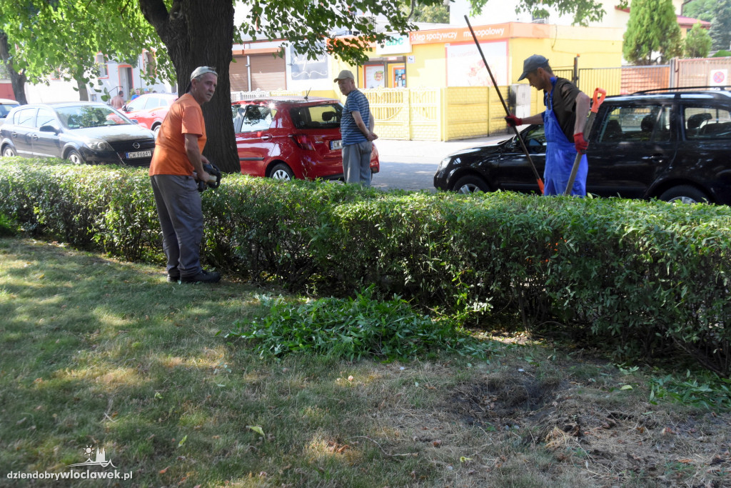 Pracownicy OBI odmienili Plac Staszica