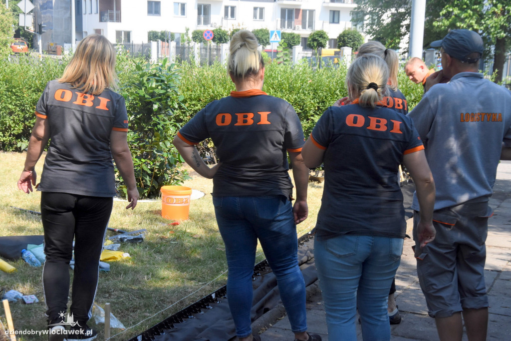 Pracownicy OBI odmienili Plac Staszica