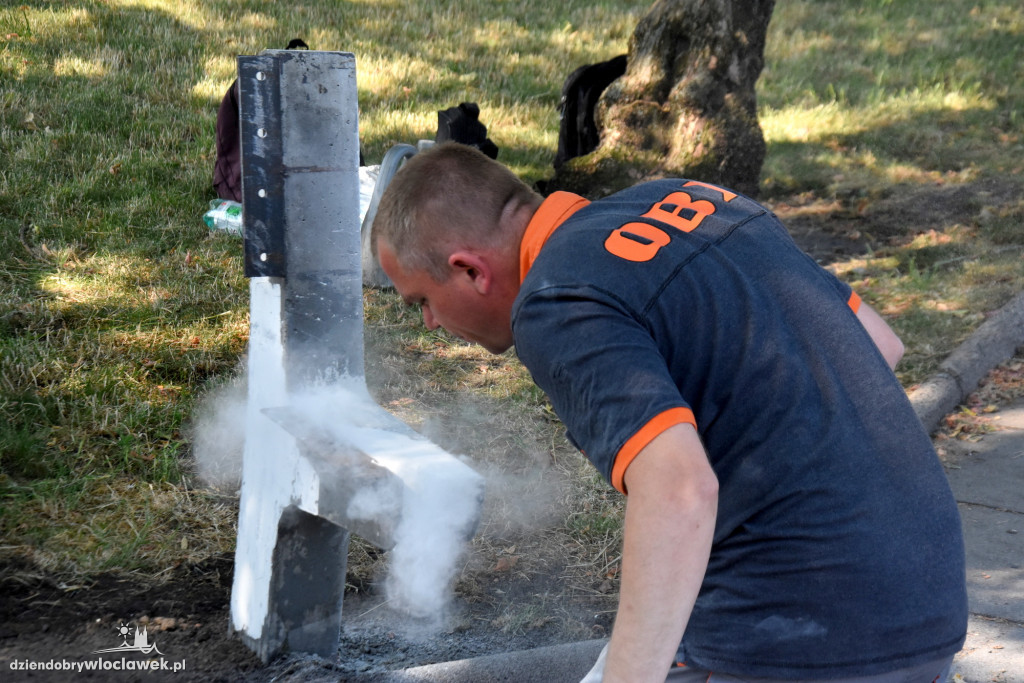 Pracownicy OBI odmienili Plac Staszica
