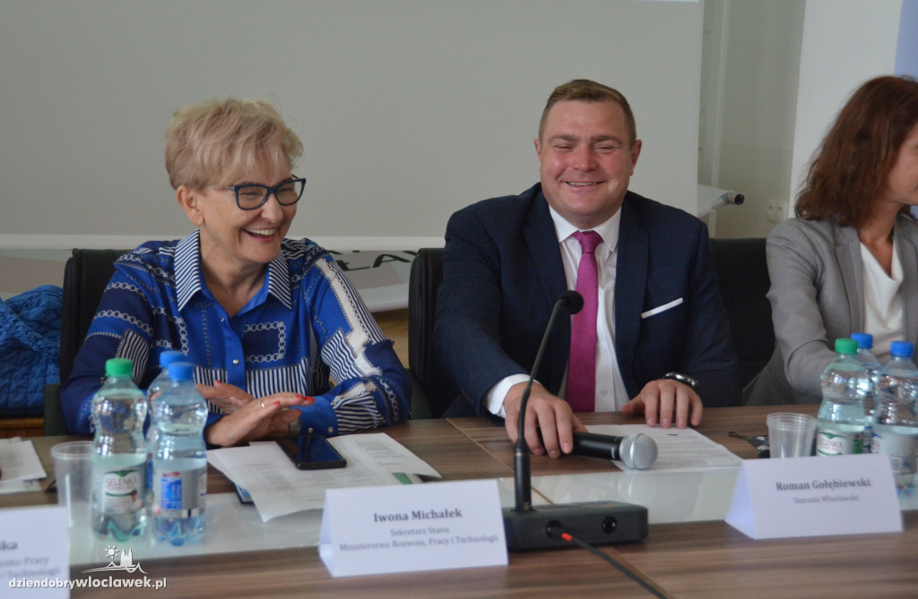Wiceminister Iwona Michałek spotkała się z dyrektorami PUP