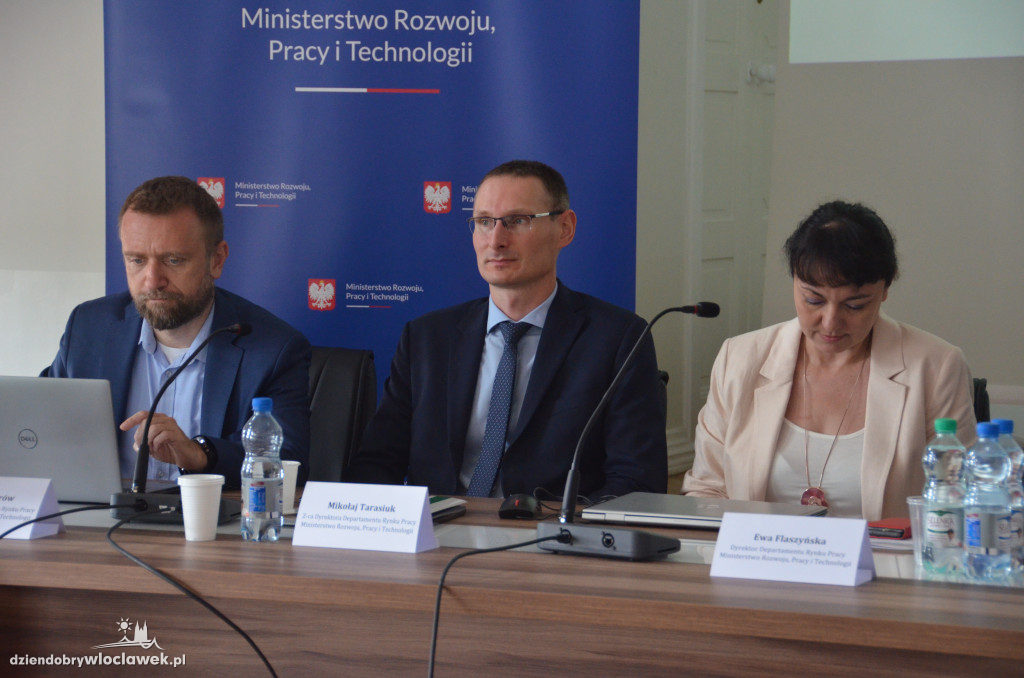 Wiceminister Iwona Michałek spotkała się z dyrektorami PUP