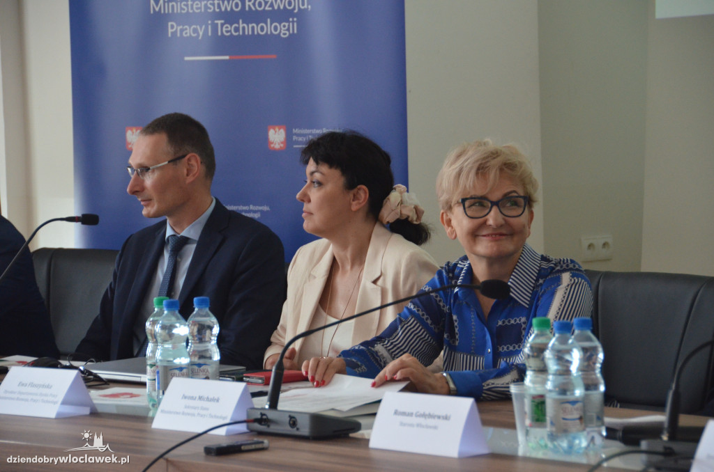 Wiceminister Iwona Michałek spotkała się z dyrektorami PUP