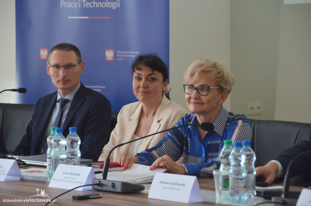 Wiceminister Iwona Michałek spotkała się z dyrektorami PUP