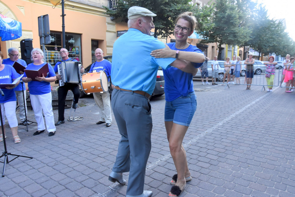 Grill i potańcówka na 3 Maja z Łęgowianami