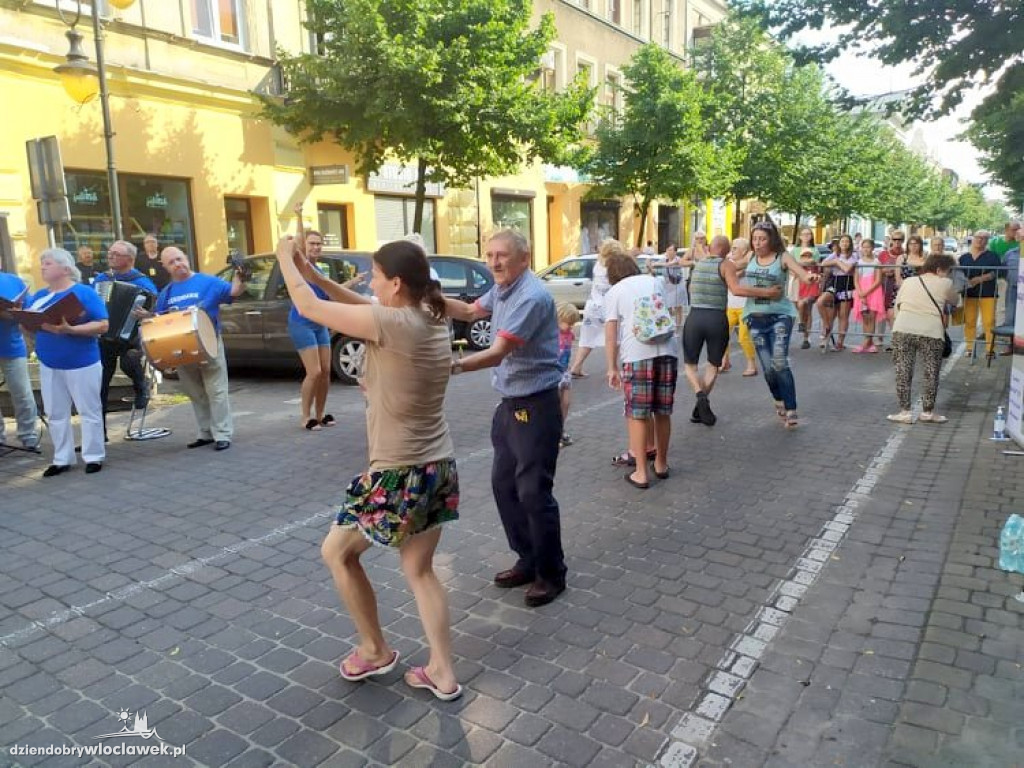 Grill i potańcówka na 3 Maja z Łęgowianami