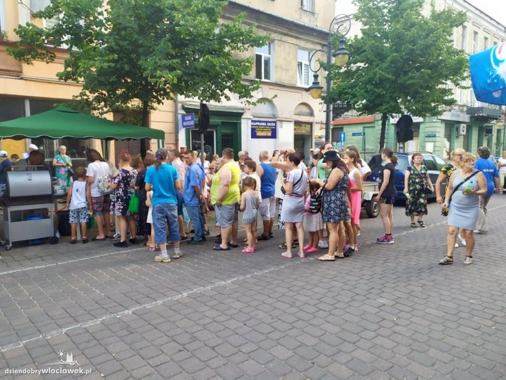 Grill i potańcówka na 3 Maja z Łęgowianami